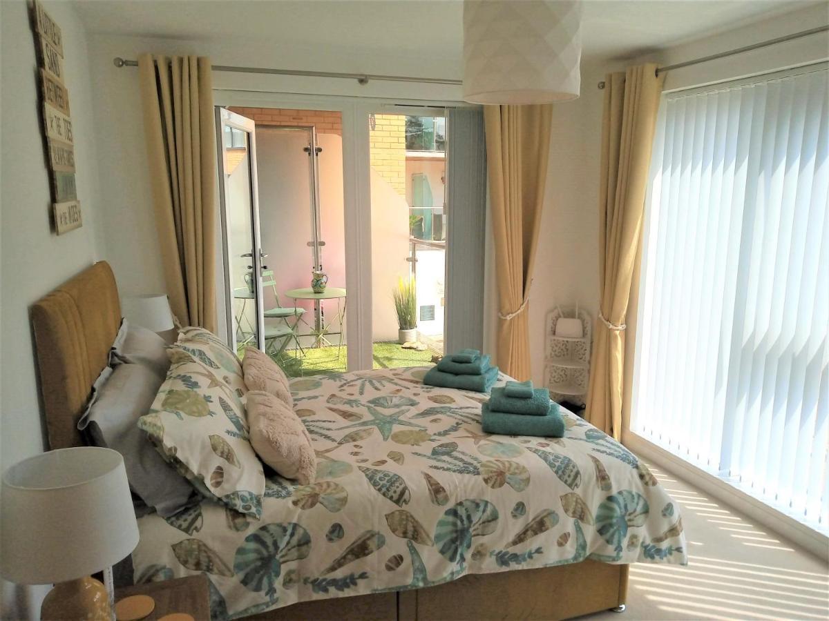 Stunning Apartment, Balconies, Private Beach, Coast Path تشارلزتاون المظهر الخارجي الصورة